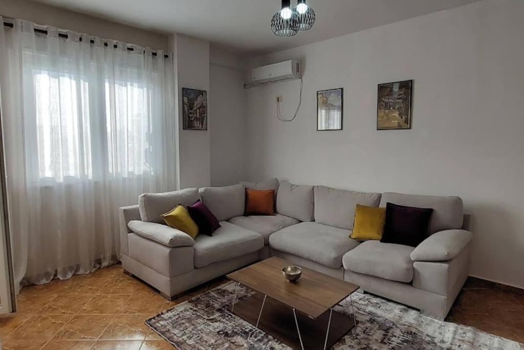 Cozy Sunlit Apartment With Scenic Balcony View Tirana Exterior photo