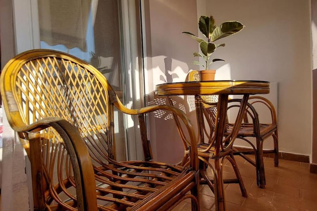 Cozy Sunlit Apartment With Scenic Balcony View Tirana Exterior photo